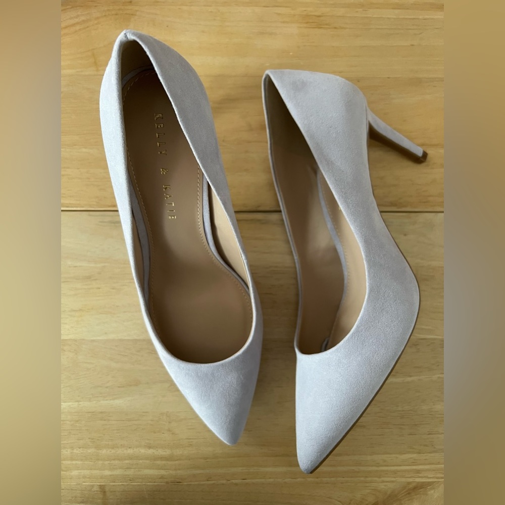 Kelly & Katie Misha Suede Pump heels NWT UNWORN